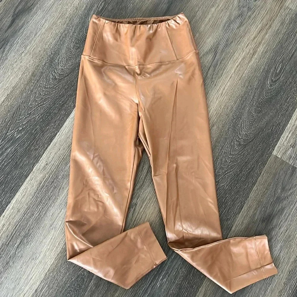 (42)Aritzia  wilfred Daria faux leathered pants